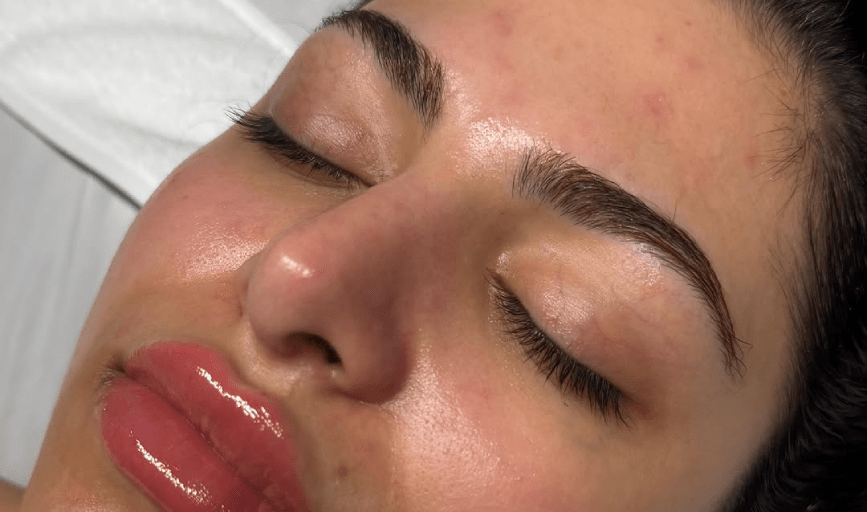 EYEBROW LAMINATION